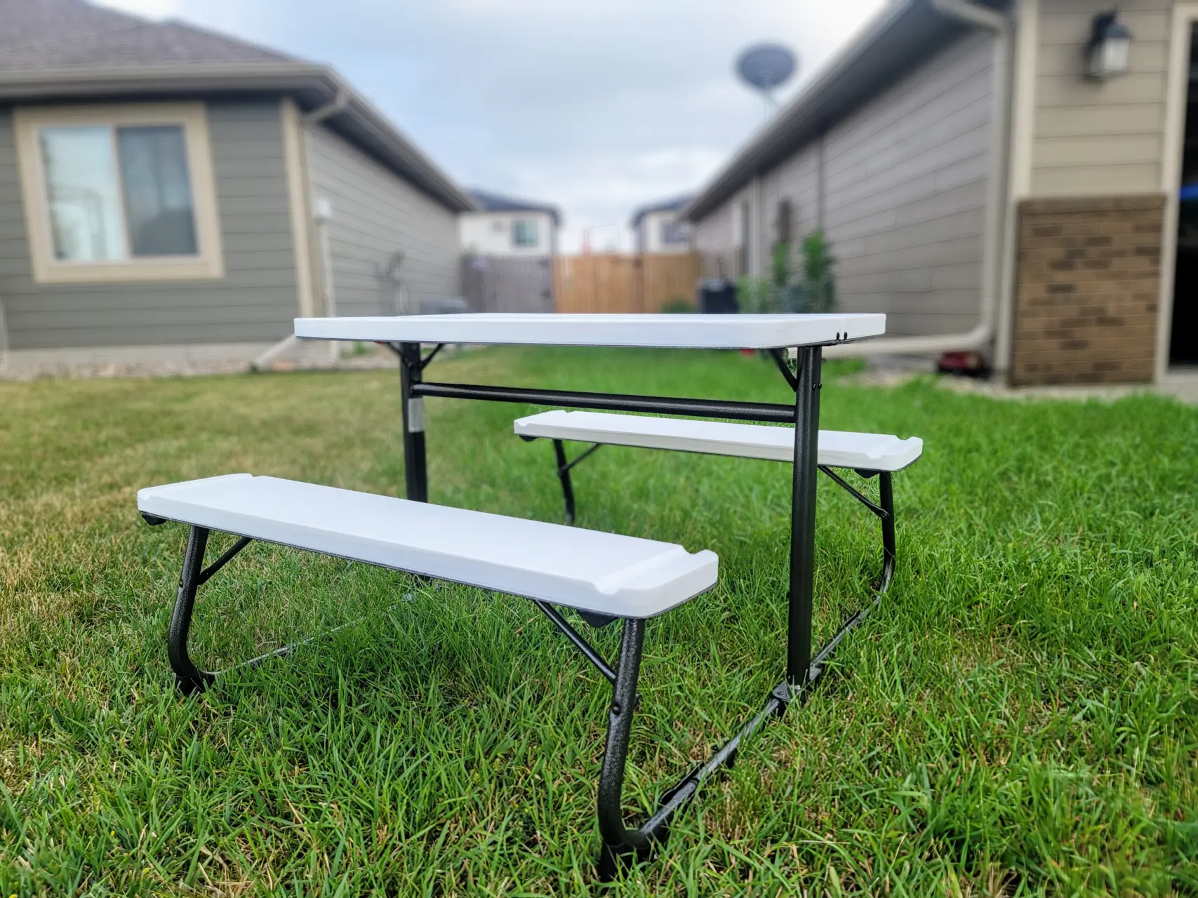 kids picnic table